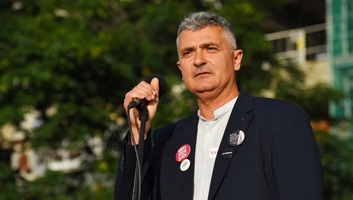 Srdanović üzent az újvidékieknek: „Ne reagáljanak a provokációkra” - illusztráció