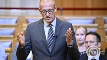 Tarr Zoltán: A kormány elítéli a szabadkai zászlóégetést - illusztráció