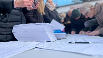 Több mint 4500 aláírást gyűjtöttek össze Szabadkán az egyetemisták - illusztráció