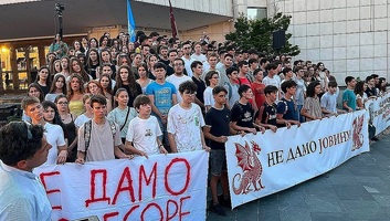 Utolsó óra a Zmaj megmentéséért – tiltakozás Újvidéken - illusztráció