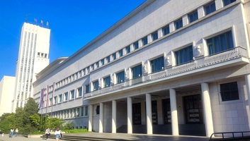 Visszahelyezésüket követelik az elbocsátott tartományi alkalmazottak - illusztráció
