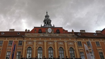Zombor: A városvezetés ötmillió eurós hiányt jelentett be - illusztráció
