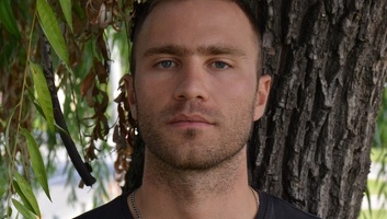 Mérleg és iránytű - illusztráció